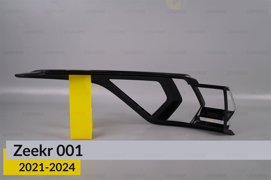 Скло заднього ліхтаря зовнішнє в крилі Zeekr 001 (2021-2024) праве
