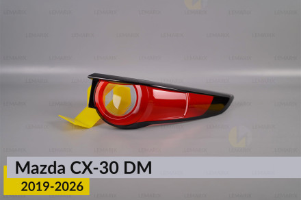 Скло заднього ліхтаря зовнішнє в крилі Mazda CX-30 DM (2019-2026) праве
