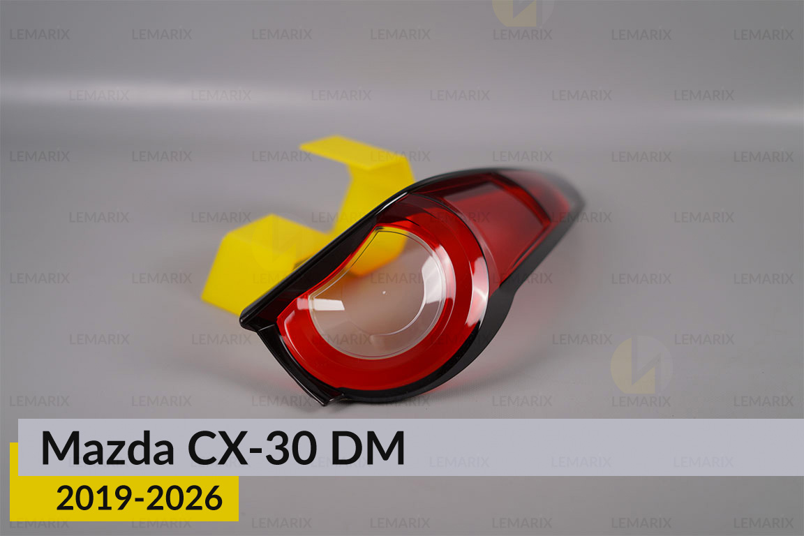 Скло заднього ліхтаря зовнішнє в крилі Mazda CX-30 DM (2019-2026) праве