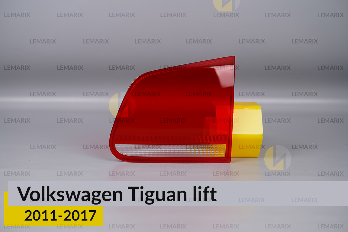 Стекло заднего фонаря внутреннее в крышке багажника VW Volkswagen Tiguan (2011-2017) рест правое