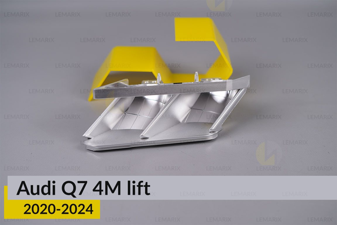 Хромированная маска рефлектора Audi Q7 4M (2020-2024) рест левая