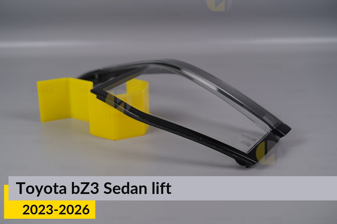 Скло заднього ліхтаря Toyota bZ3 Sedan (2023-2026) рест ліве
