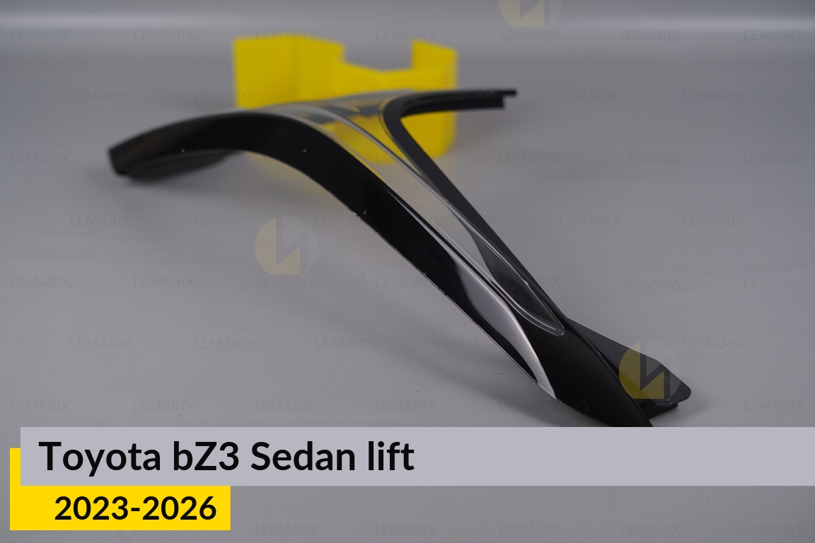 Скло заднього ліхтаря Toyota bZ3 Sedan (2023-2026) рест ліве