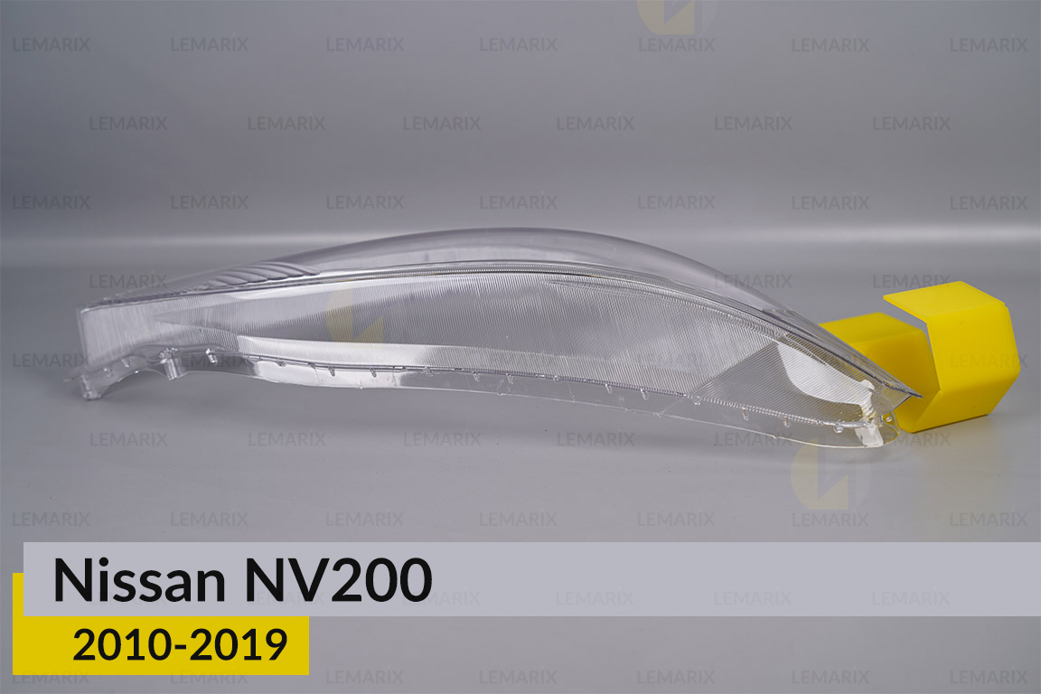 Стекло фары Nissan NV200 (2010-2019) правое