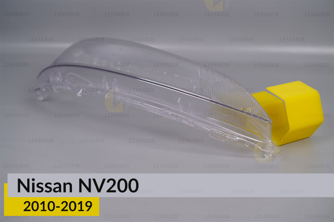Стекло фары Nissan NV200 (2010-2019) правое