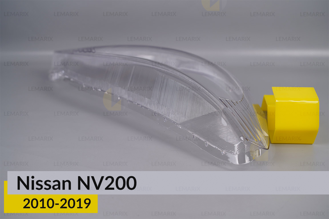 Стекло фары Nissan NV200 (2010-2019) правое