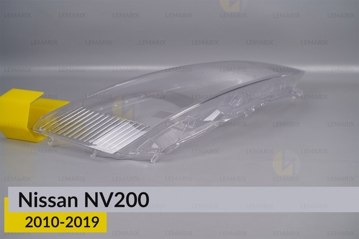 Стекло фары Nissan NV200 (2010-2019) правое