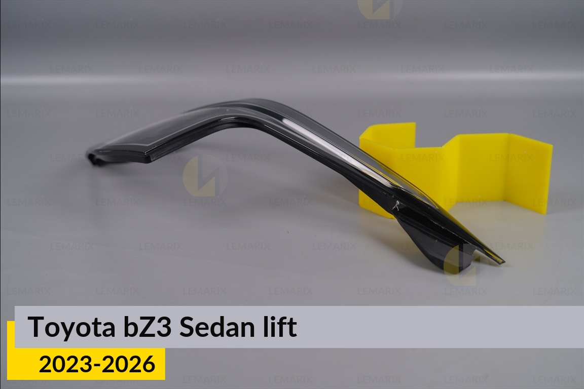 Скло заднього ліхтаря Toyota bZ3 Sedan (2023-2026) рест праве