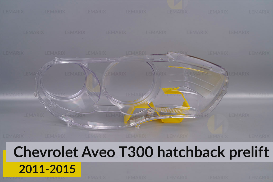 Скло фари Chevrolet Aveo T300 hatchback (2011-2015) дорест праве
