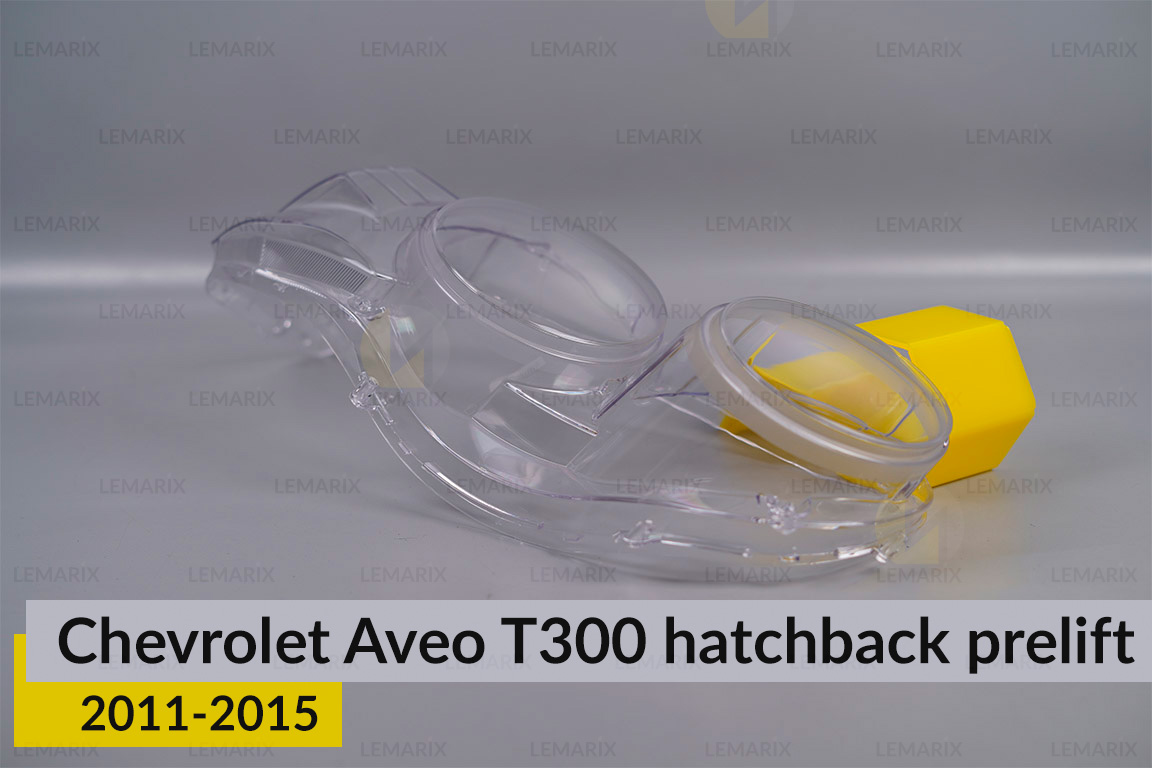 Скло фари Chevrolet Aveo T300 hatchback (2011-2015) дорест праве