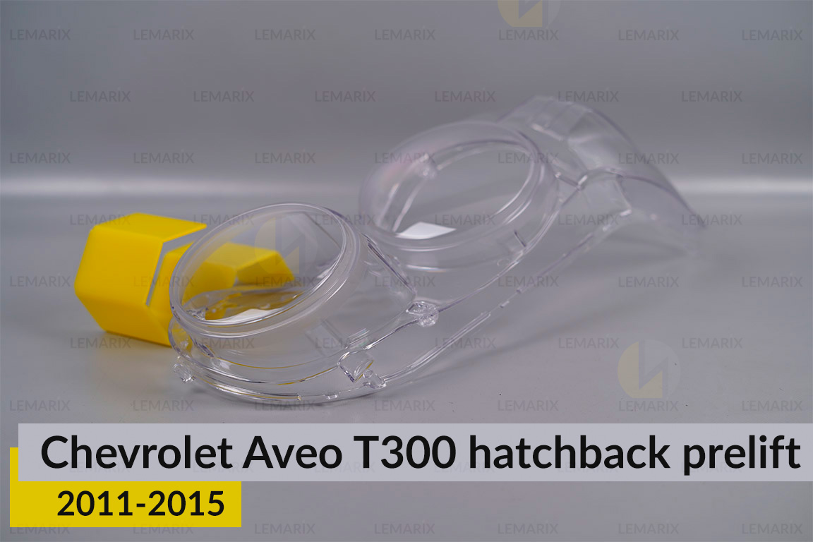 Скло фари Chevrolet Aveo T300 hatchback (2011-2015) дорест праве