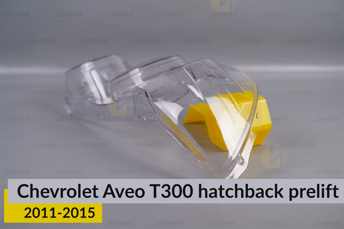 Скло фари Chevrolet Aveo T300 hatchback (2011-2015) дорест праве