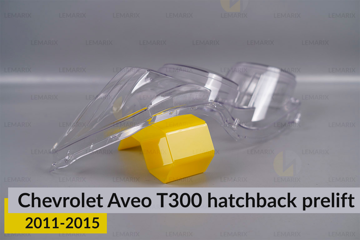 Скло фари Chevrolet Aveo T300 hatchback (2011-2015) дорест праве