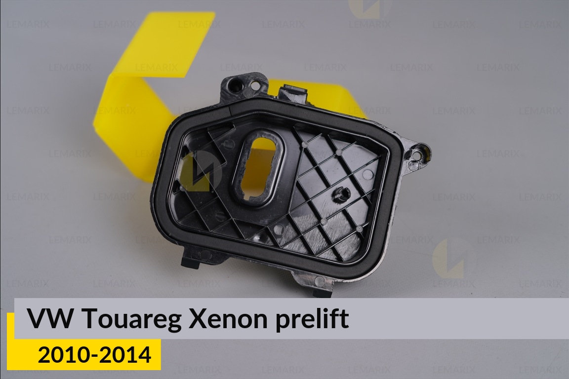 Крышка колпак заглушка фары VW Volkswagen Touareg Xenon (2010-2014) дорест большая правая