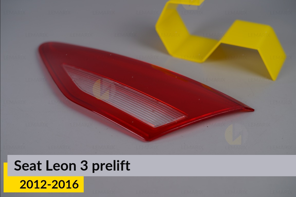 Скло заднього ліхтаря внутрішнє в кришці багажника Seat Leon 3 (2012-2016) дорест праве
