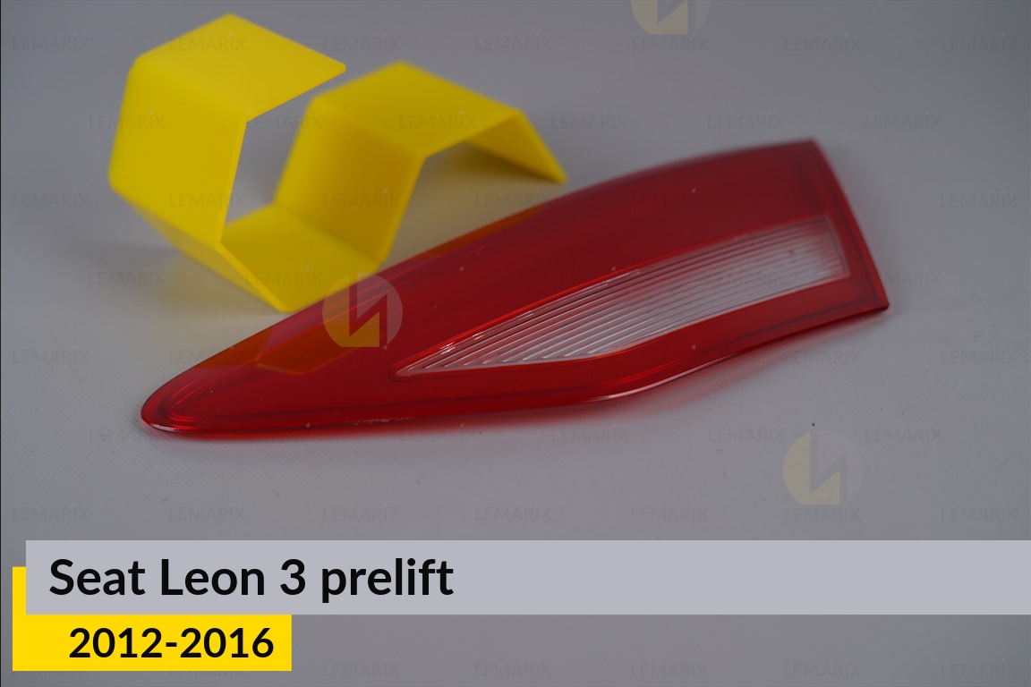 Скло заднього ліхтаря внутрішнє в кришці багажника Seat Leon 3 (2012-2016) дорест праве