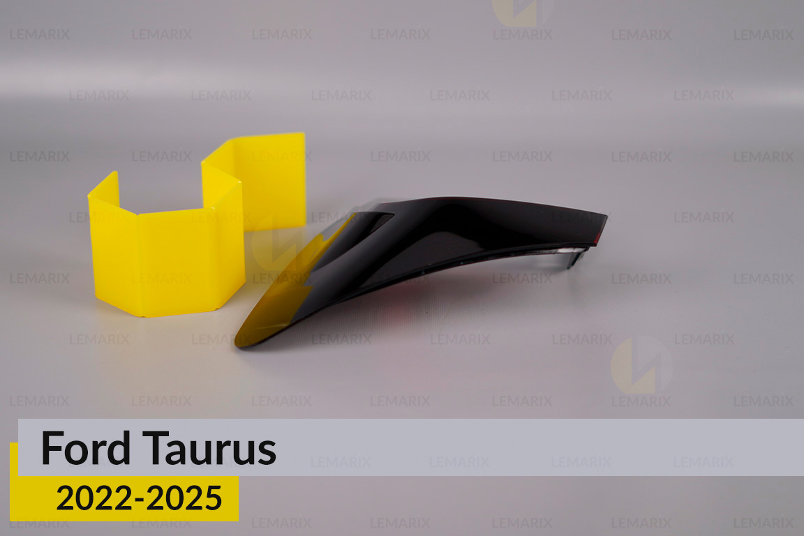 Скло заднього ліхтаря зовнішнє в крилі Ford Taurus (2022-2025) праве