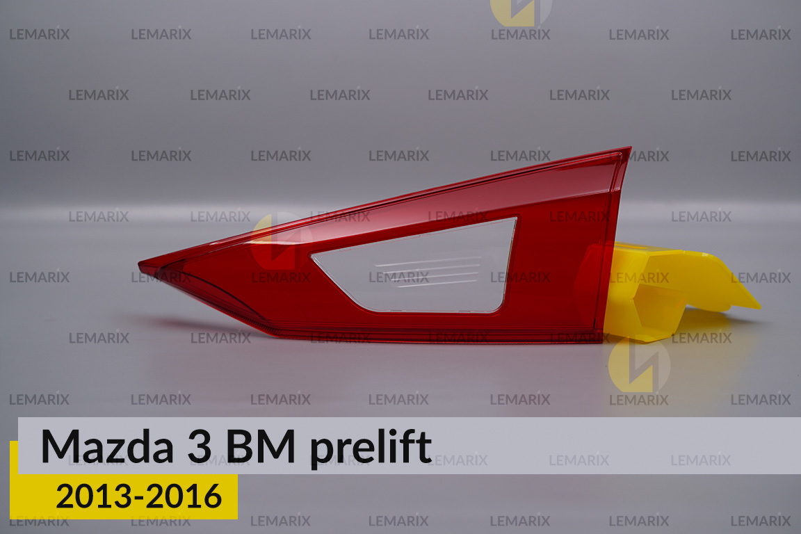 Стекло заднего фонаря внутреннее в крышке багажника Mazda 3 BM (2013-2016) дорест правое