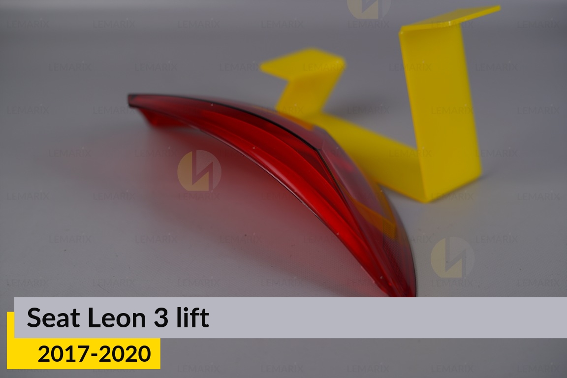 Скло заднього ліхтаря зовнішнє в крилі Seat Leon 3 (2017-2020) рест ліве