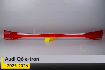 Стекло заднего фонаря внутреннее в крышке багажника Audi Q6 e-tron (2025-2026) левое/правое