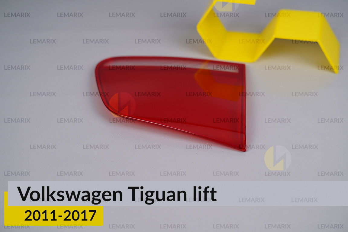 Стекло заднего фонаря внутреннее в крышке багажника VW Volkswagen Tiguan (2011-2017) рест левое