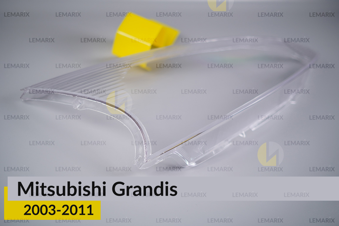 Стекло фары Mitsubishi Grandis (2003-2011) правое