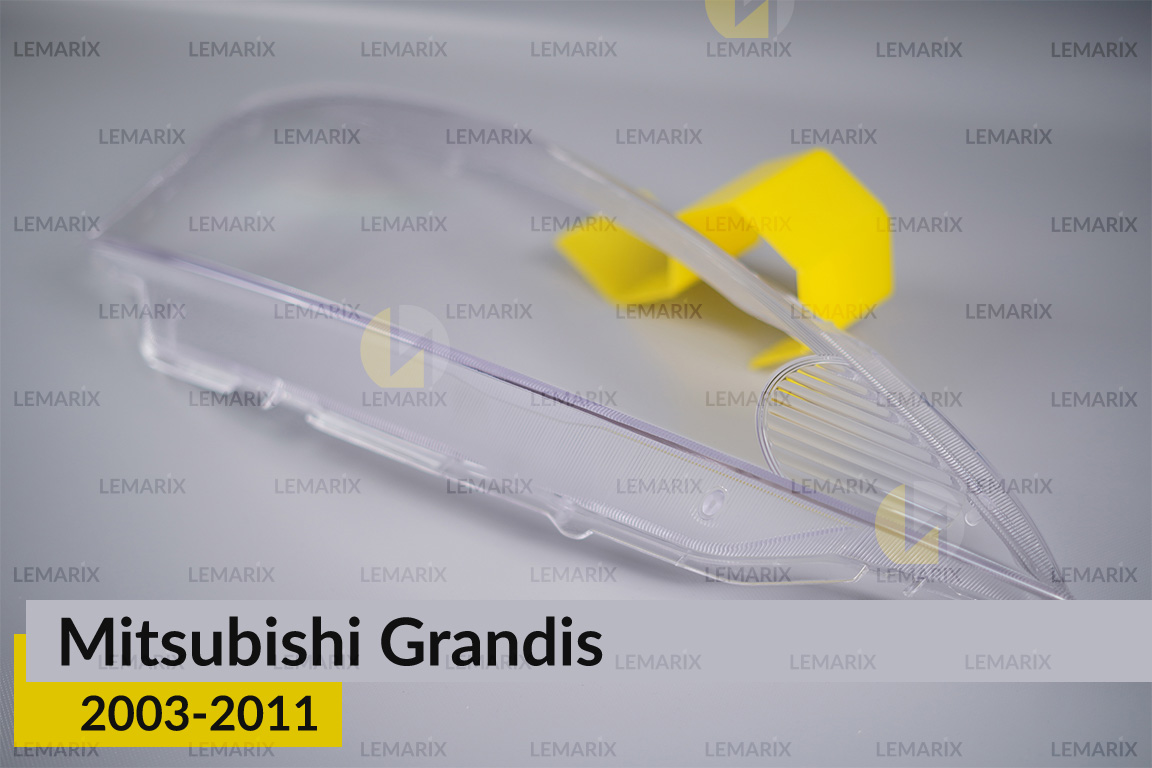 Стекло фары Mitsubishi Grandis (2003-2011) правое